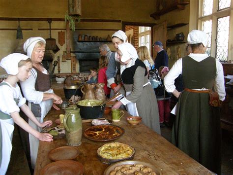 staff tudor|tudor gentry household servants.